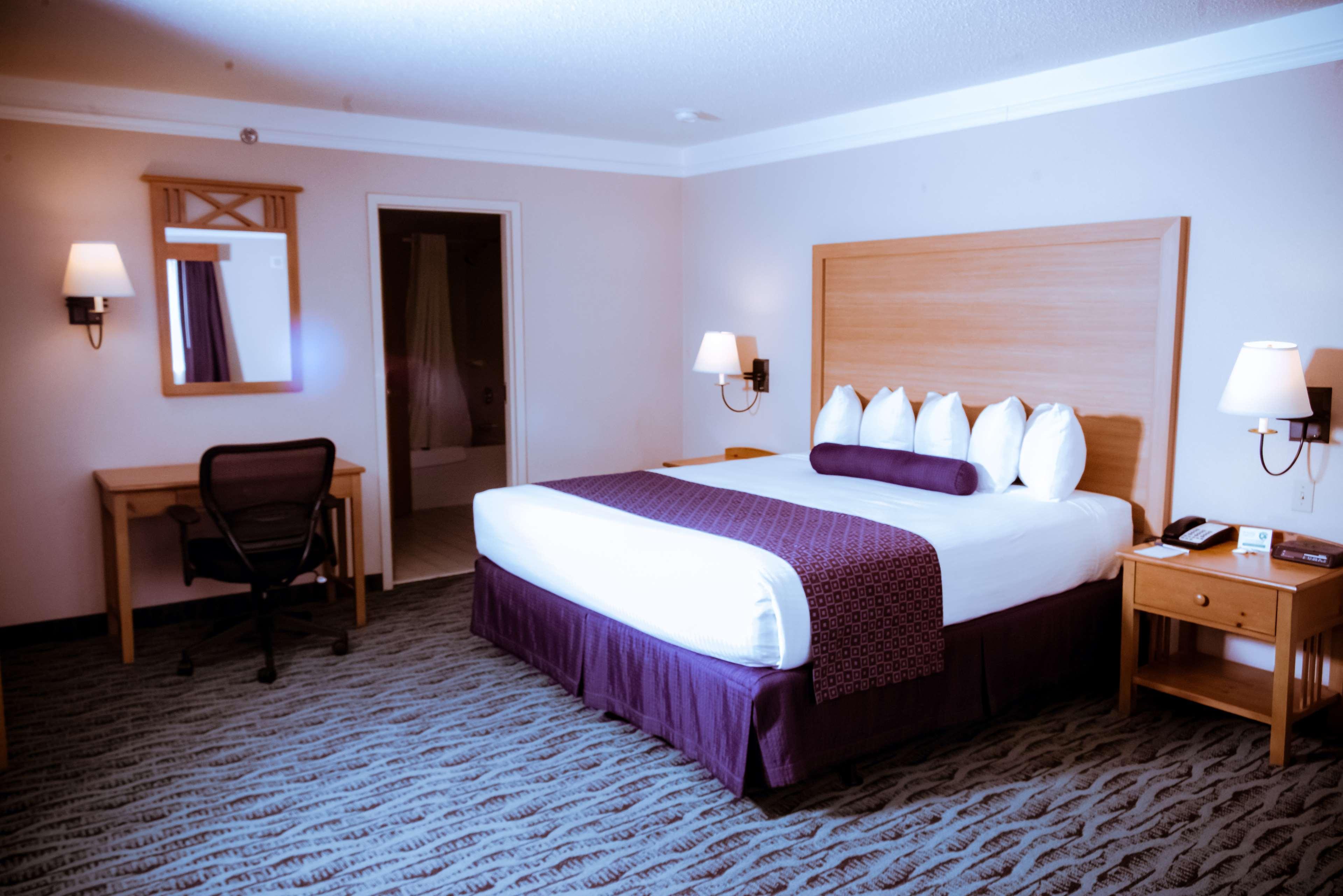 Best Western Plus Executive Court Inn & Conference Center Manchester Exterior photo