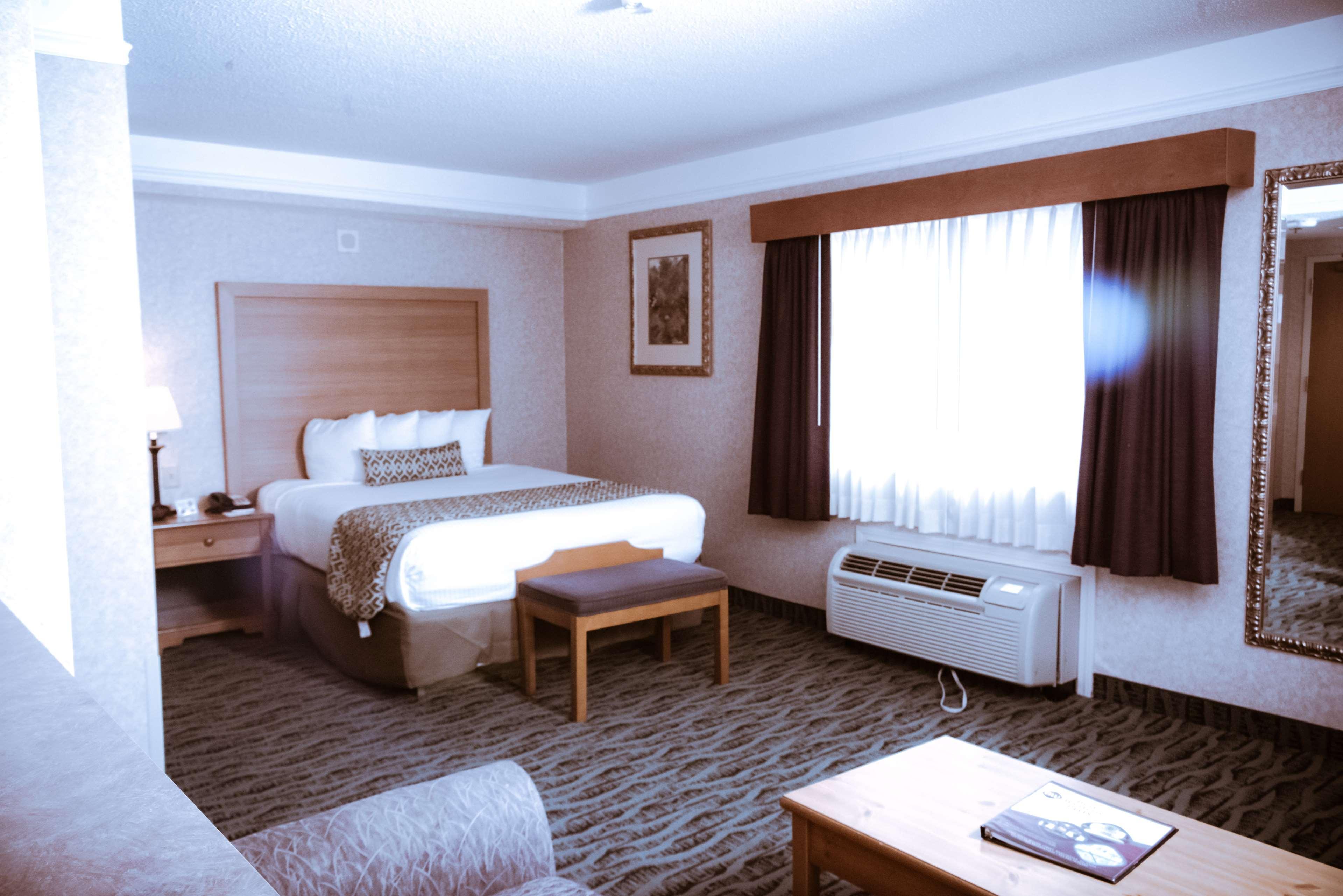 Best Western Plus Executive Court Inn & Conference Center Manchester Exterior photo